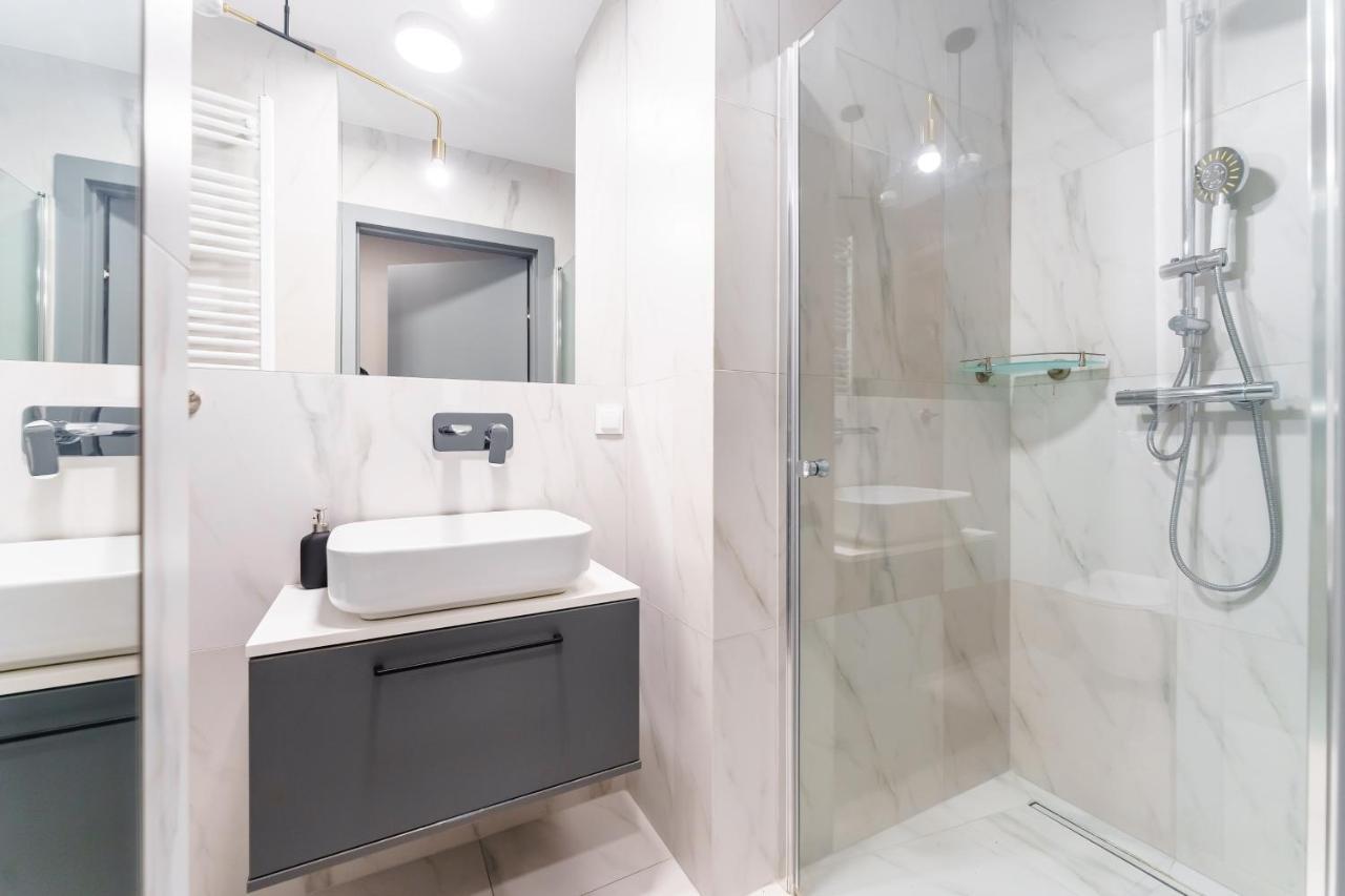 Perlowa Przystan Rent - Classic Gold & Silver Apartment Kolobrzeg Luaran gambar